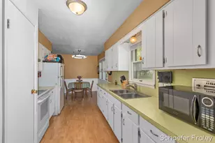 949 Diane St SE, Kentwood, MI 49508 - Photo 9