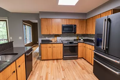 7170 Hawthorn Valley Avenue, Kalamazoo, MI 49009 - Photo 17