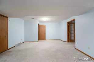 2466 Bridgeport Ln SE, Grand Rapids, MI 49508 - Photo 21