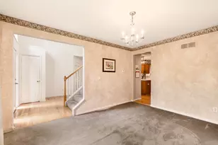 399 Quail Ridge Ct, Waterford, MI 48327 - Photo 7