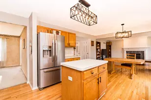 399 Quail Ridge Ct, Waterford, MI 48327 - Photo 9
