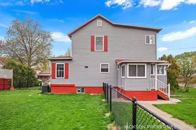218 N Jackson Street, Spring Lake, MI 49456 - Photo 3