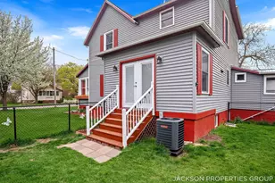 218 N Jackson St, Spring Lake, MI 49456 - Photo 7