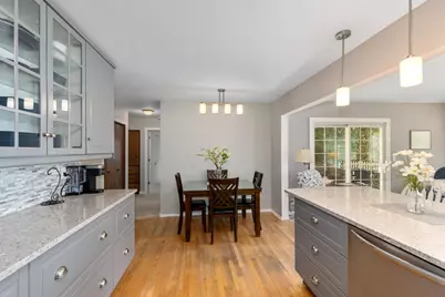 996 Colonial Court, Holland, MI 49423 - Photo 5