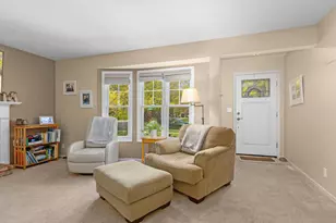 996 Colonial Ct, Holland, MI 49423 - Photo 11