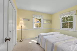 996 Colonial Ct, Holland, MI 49423 - Photo 15