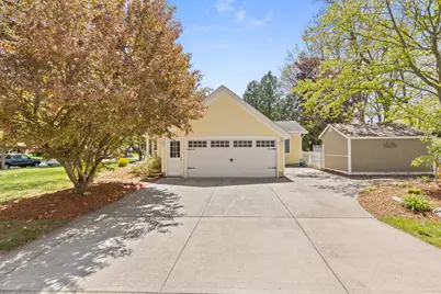 996 Colonial Court, Holland, MI 49423 - Photo 29