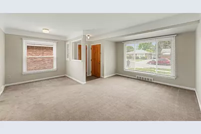 28429 Cleveland, Livonia, MI 48150 - Photo 5