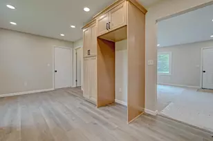 3636 Alida Ave, Rochester Hills, MI 48309 - Photo 7