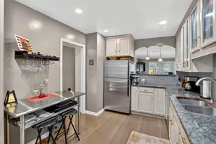 251 W Columbia Ave, Battle Creek, MI 49015 - Photo 9