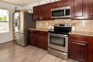 10121 Castle Creek Cir, Galesburg, MI 49053 - Photo 9