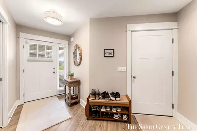 562 Riverbank Circle #15, Zeeland, MI 49464 - Photo 5