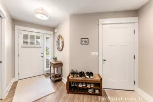 562 Riverbank Cir, Zeeland, MI 49464 - Photo 5