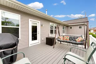 562 Riverbank Cir, Zeeland, MI 49464 - Photo 45