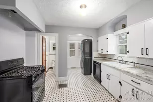 2457 Godwin Ave SE, Grand Rapids, MI 49507 - Photo 17