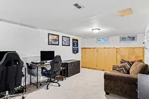 605 Edwards St, Grand Ledge, MI 48837 - Photo 15