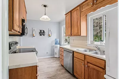 605 Edwards Street, Grand Ledge, MI 48837 - Photo 9