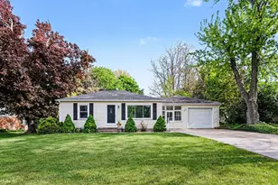 605 Edwards St, Grand Ledge, MI 48837 - Photo 3