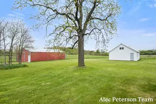 15727 40th Ave, Coopersville, MI 49404 - Photo 9
