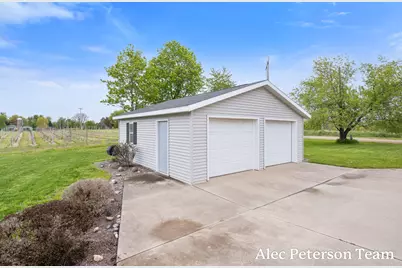15727 40th Avenue, Coopersville, MI 49404 - Photo 7