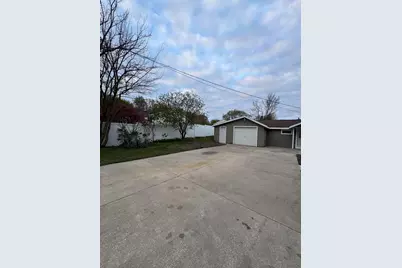 103 E Savidge Street, Spring Lake, MI 49456 - Photo 3