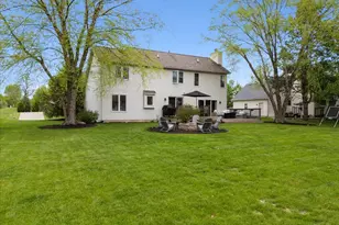 1384 Baywood Cir, Brighton, MI 48116 - Photo 9
