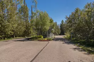 7545 Oyster Bay Dr, Charlevoix, MI 49720 - Photo 63