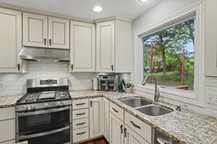 205 Woodlark Ct, Holland, MI 49424 - Photo 11