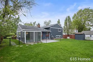 124 Loch Lomond Ave NE, Grand Rapids, MI 49546 - Photo 29
