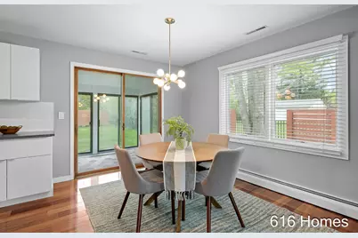 124 Loch Lomond Avenue NE, Grand Rapids, MI 49546 - Photo 9