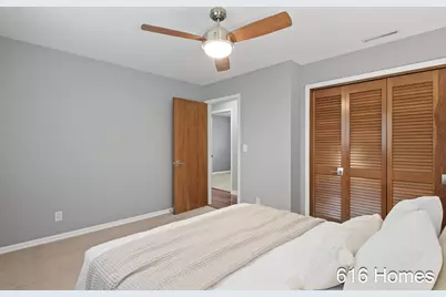 124 Loch Lomond Avenue NE, Grand Rapids, MI 49546 - Photo 15