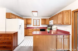 2240 Monica Ln, Muskegon, MI 49442 - Photo 7