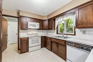 7738 Andrea Ln, Portage, MI 49024 - Photo 5