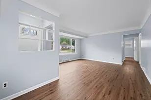 15370 Deering St, Livonia, MI 48154 - Photo 11