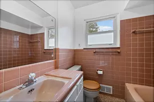 15370 Deering St, Livonia, MI 48154 - Photo 17