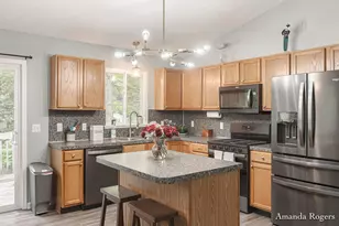 806 Grindle Dr SE, Lowell, MI 49331 - Photo 7
