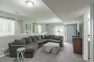 806 Grindle Dr SE, Lowell, MI 49331 - Photo 17