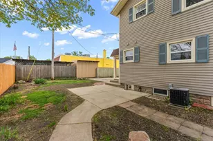 111 N Jefferson St, Lowell, MI 49331 - Photo 9