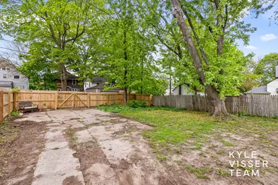 1240 Bemis Street SE, Grand Rapids, MI 49506 - Photo 25