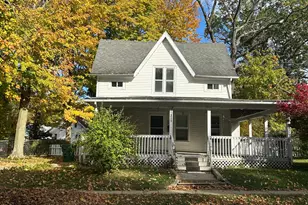 319 S 5th St, Niles, MI 49120 - Photo 1