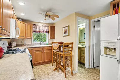 9525 Woodlawn Drive, Portage, MI 49002 - Photo 13