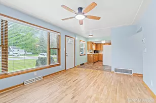 754 Riley St, Holland, MI 49424 - Photo 7