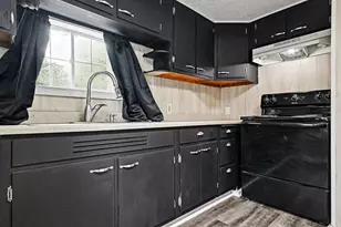 122 S 5th St, Niles, MI 49120 - Photo 9