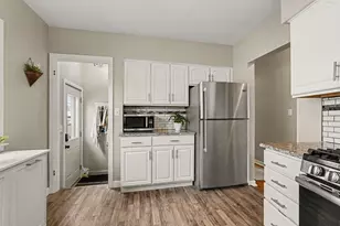 818 Norbert St NW, Grand Rapids, MI 49504 - Photo 9