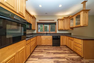 34554 Quaker Valley Road, Farmington Hills, MI 48331 - Photo 9