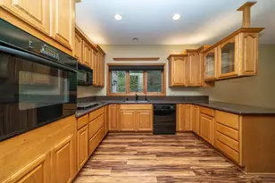34554 Quaker Valley Rd, Farmington Hills, MI 48331 - Photo 9