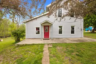 219 Water St, Jonesville, MI 49250 - Photo 1