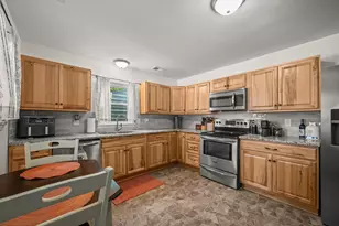 708 W Roe St, Buchanan, MI 49107 - Photo 5