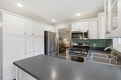 2070 Winchester Road, Rochester Hills, MI 48307 - Photo 13