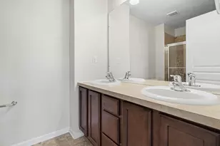 27898 Hopkins Dr, Novi, MI 48377 - Photo 9